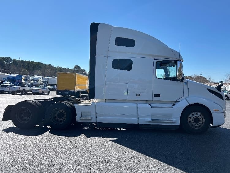2022 Volvo VNL 760 — photo 8