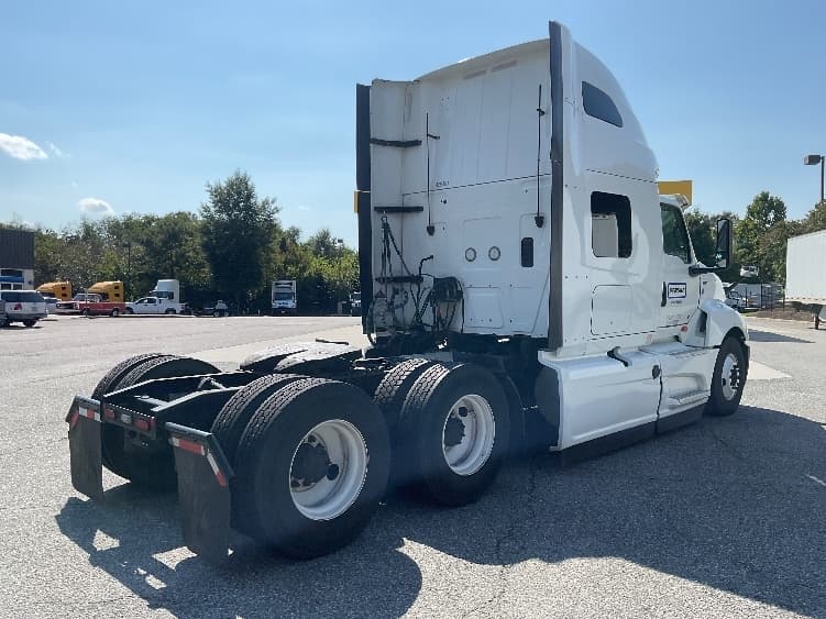 2022 International LT — photo 7