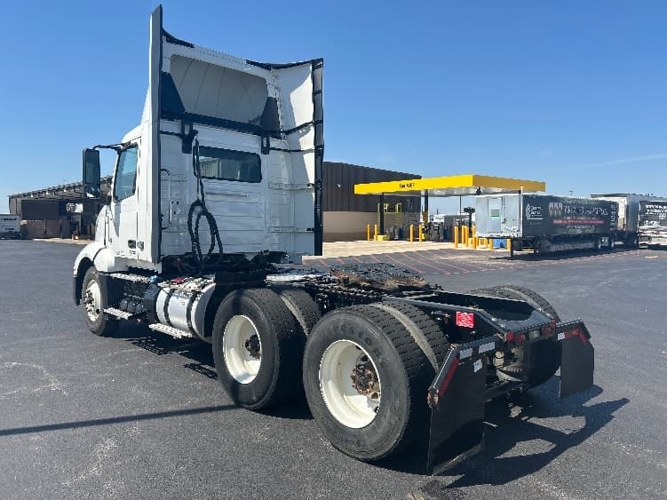 2022 Volvo VNL 300 — photo 5
