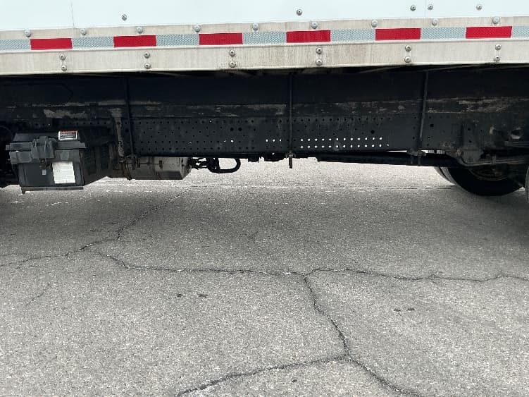 2022 Isuzu NQR — photo 5