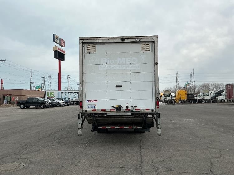 2022 Isuzu NQR — photo 7