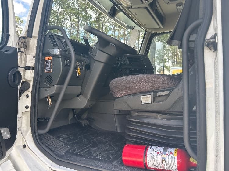 2022 Volvo VNL 760 — photo 9