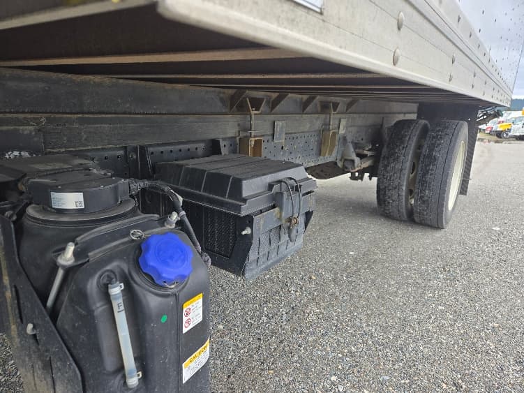 2022 Isuzu — photo 5