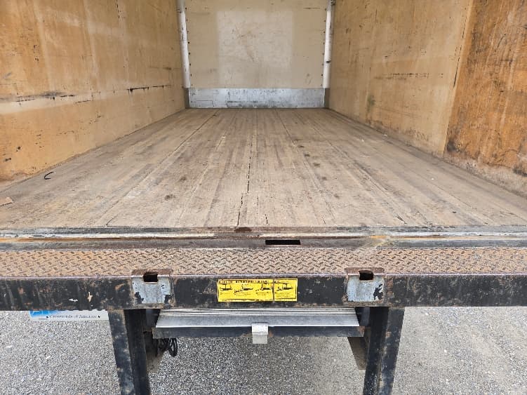 2022 Isuzu — photo 9