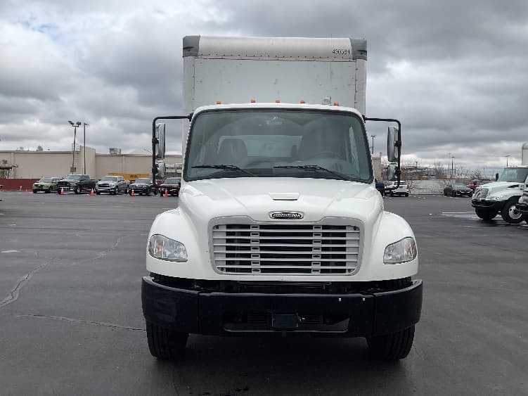 2022 Freightliner M2 106 — photo 2