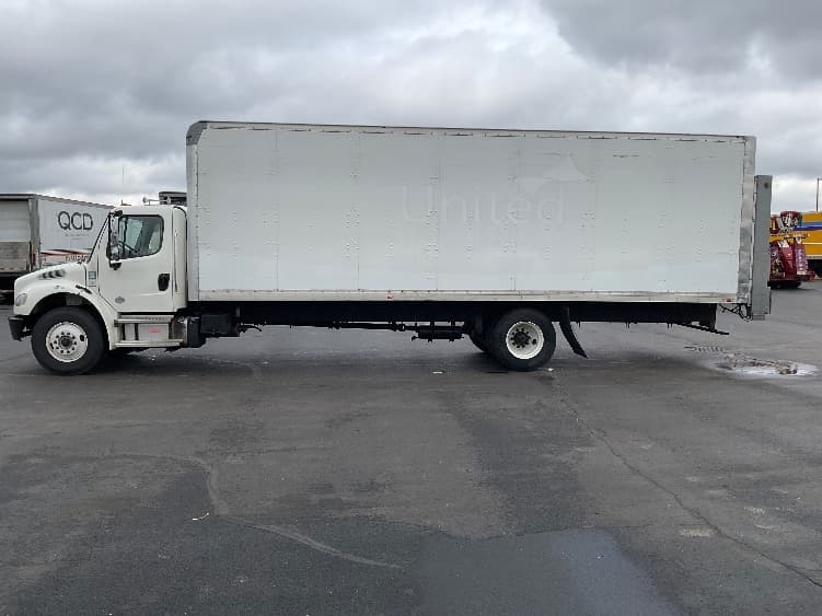 2022 Freightliner M2 106 — photo 4
