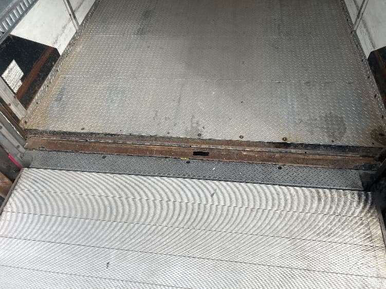 2022 Freightliner M2 106 — photo 10