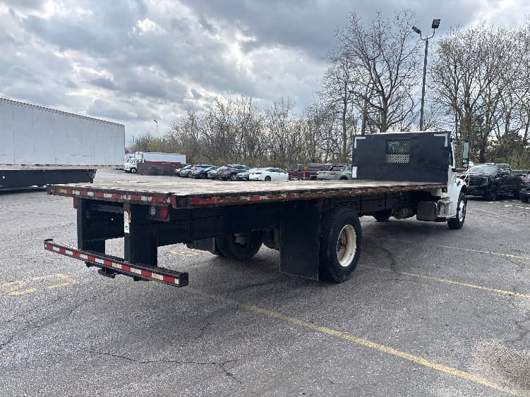 2022 Freightliner M2 106 — photo 9