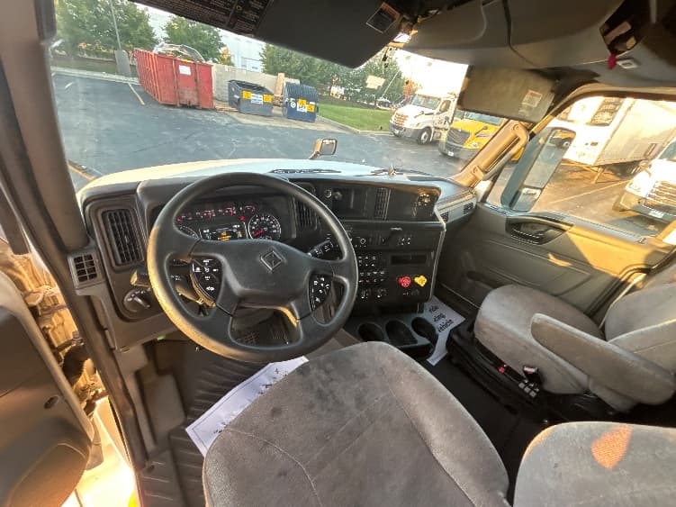 2022 International LT — photo 10