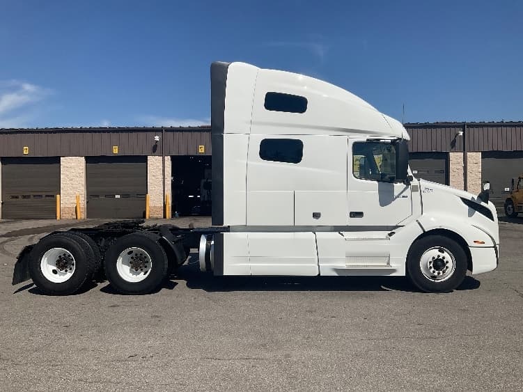 2022 Volvo VNL 760 — photo 8
