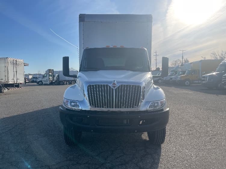 2022 International MV — photo 2