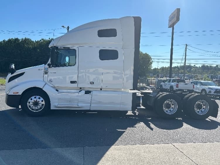 2022 Volvo VNL 760 — photo 4