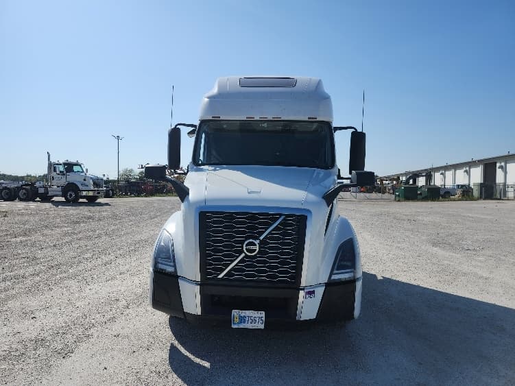 2022 Volvo VNL 760 — photo 2
