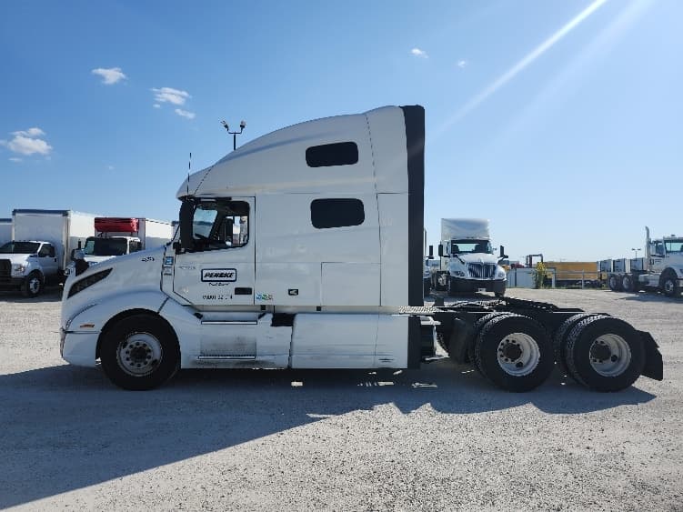 2022 Volvo VNL 760 — photo 4