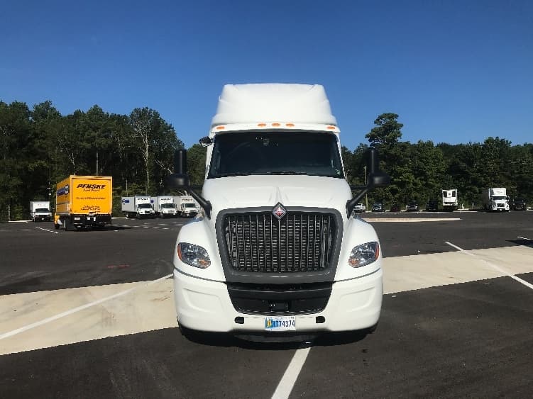 2022 International LT — photo 2