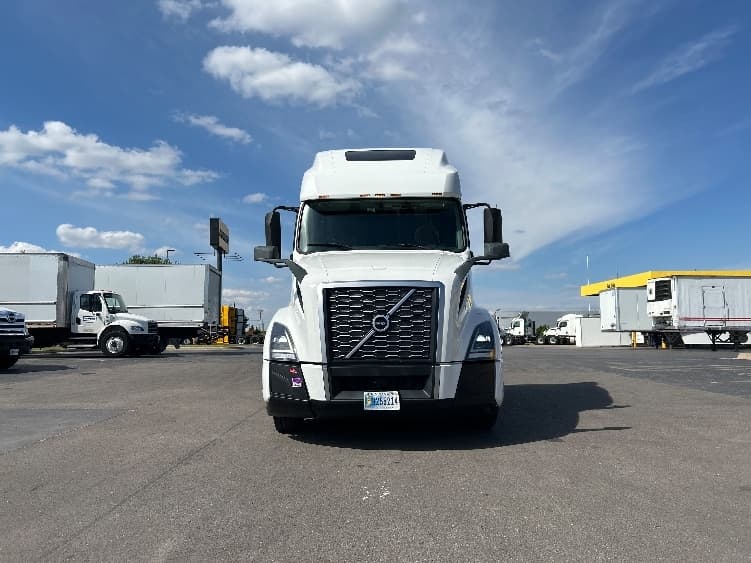 2022 Volvo VNL 760 — photo 2
