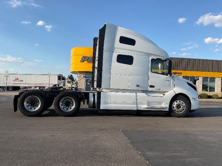 2022 Volvo VNL 760 — photo 8
