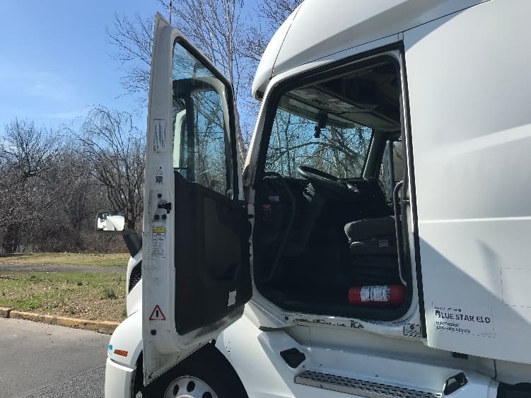 2022 Volvo VNL 760 — photo 9
