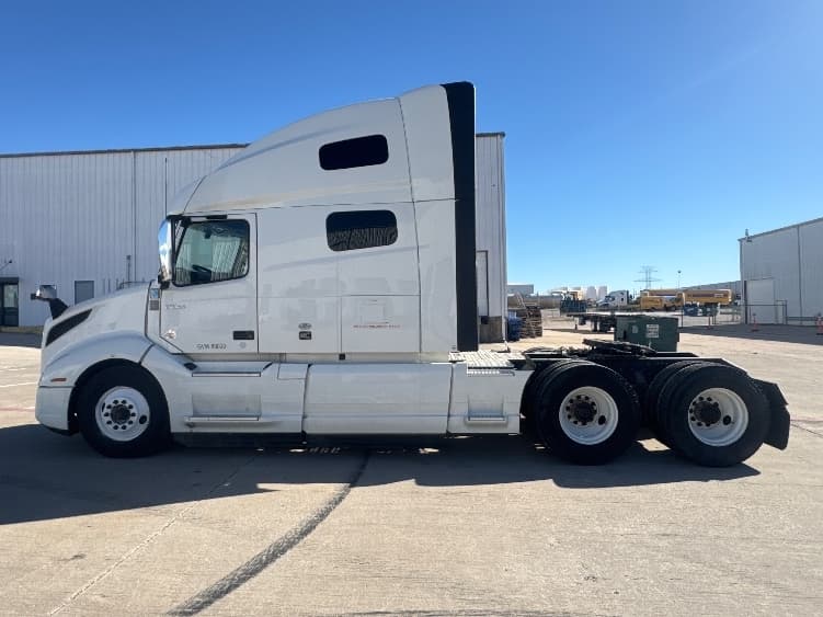 2022 Volvo VNL 760 — photo 4