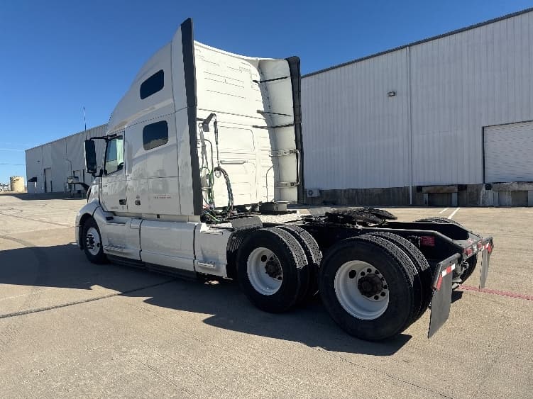 2022 Volvo VNL 760 — photo 5