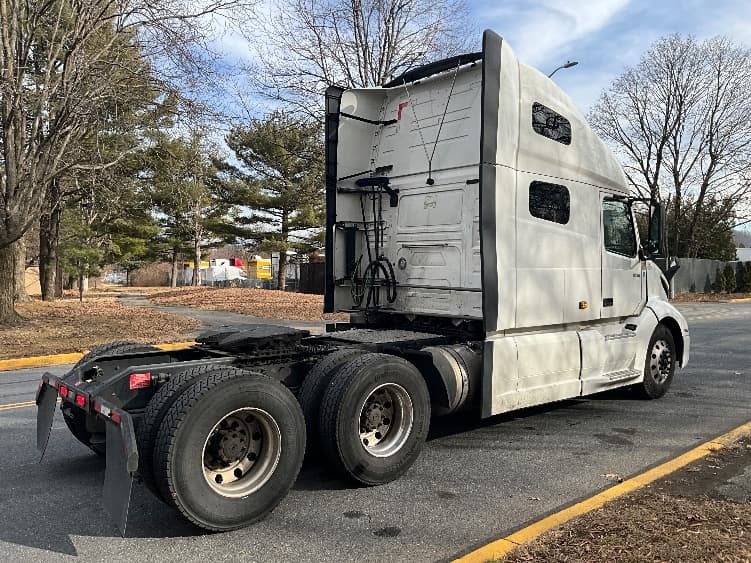 2022 Volvo VNL 760 — photo 7