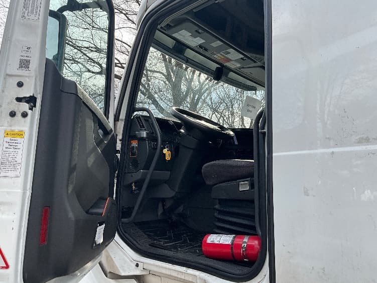 2022 Volvo VNL 760 — photo 9