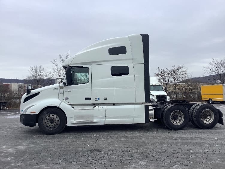 2022 Volvo VNL 760 — photo 4