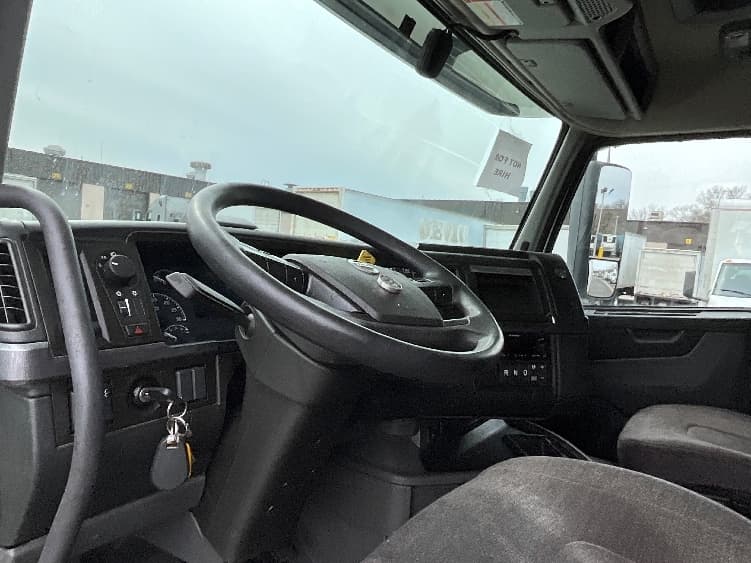 2022 Volvo VNL 760 — photo 10