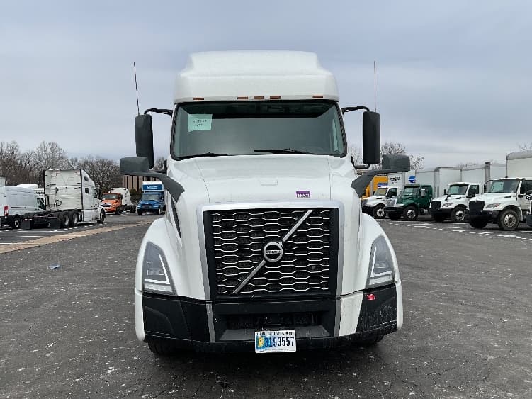 2022 Volvo VNL 760 — photo 2