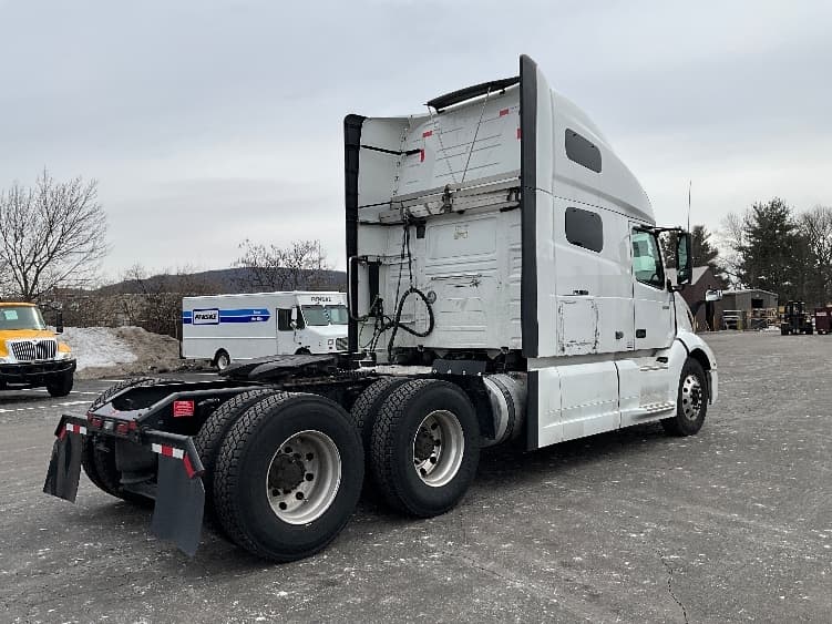 2022 Volvo VNL 760 — photo 7