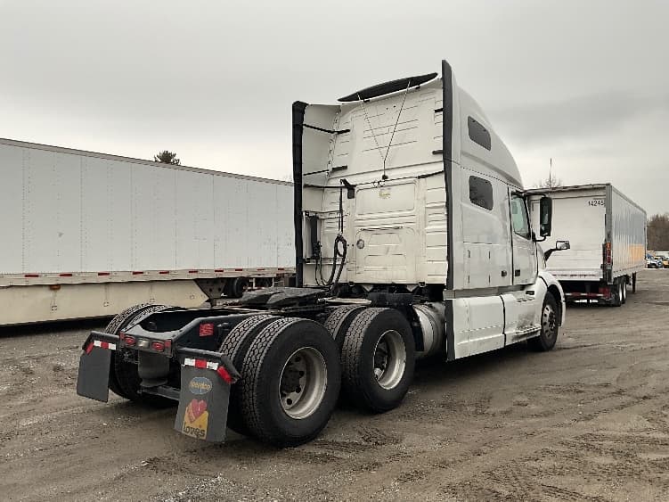 2022 Volvo VNL 760 — photo 7
