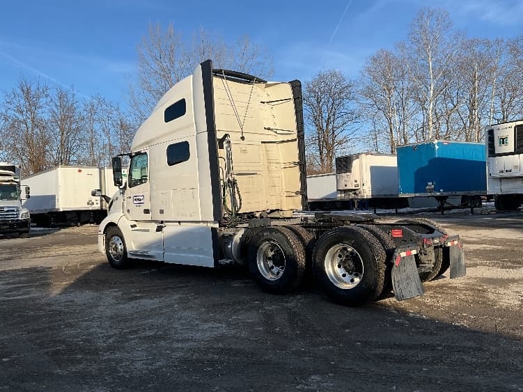 2022 Volvo VNL 760 — photo 5