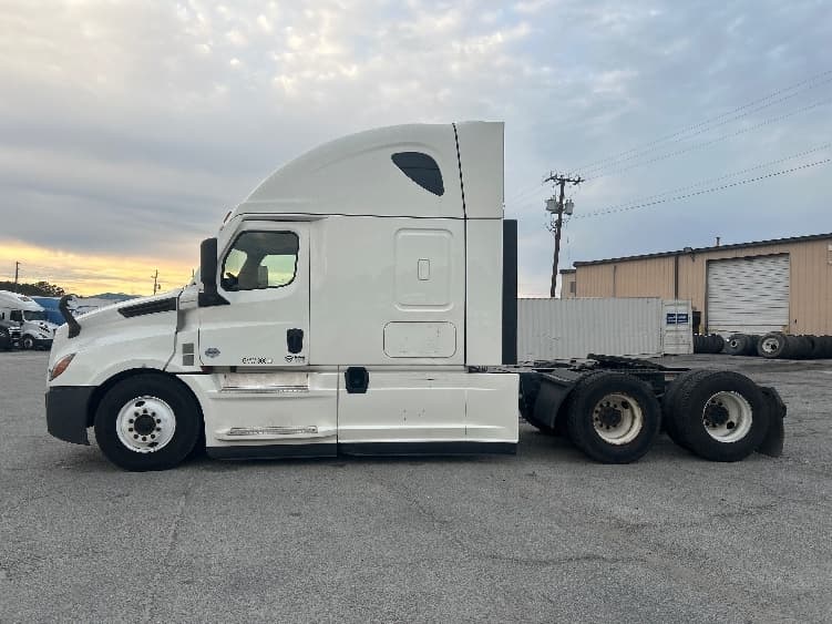 2022 Freightliner Cascadia — photo 4