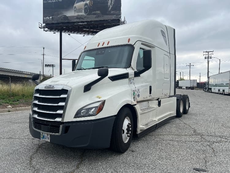 2022 Freightliner Cascadia — photo 3