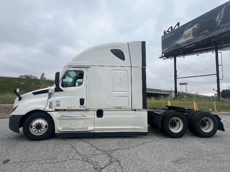 2022 Freightliner Cascadia — photo 4