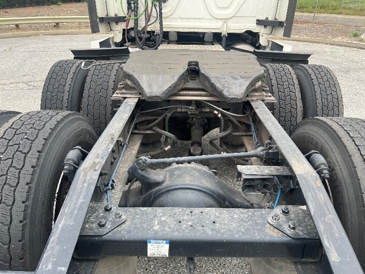 2022 Freightliner Cascadia — photo 6