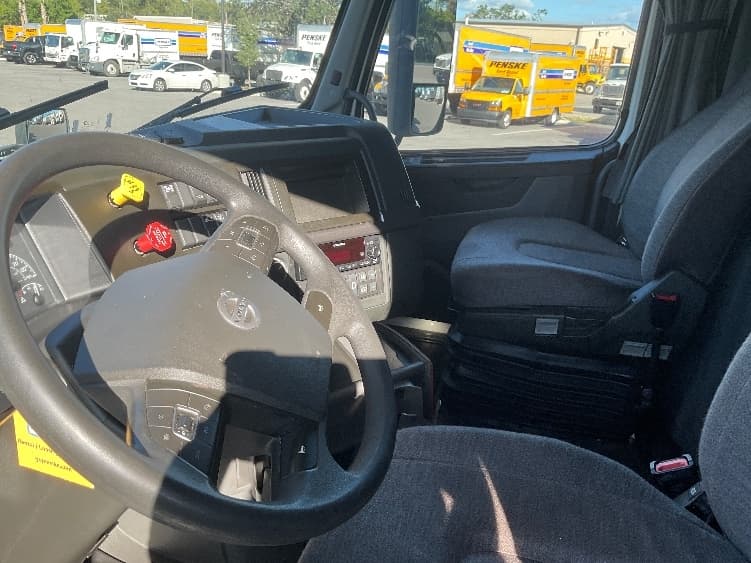 2022 Volvo VNL 760 — photo 10