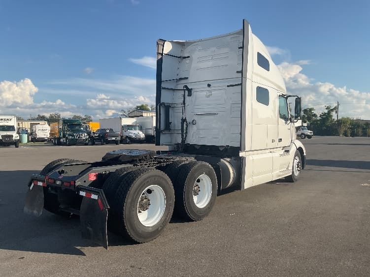 2022 Volvo VNL 760 — photo 7