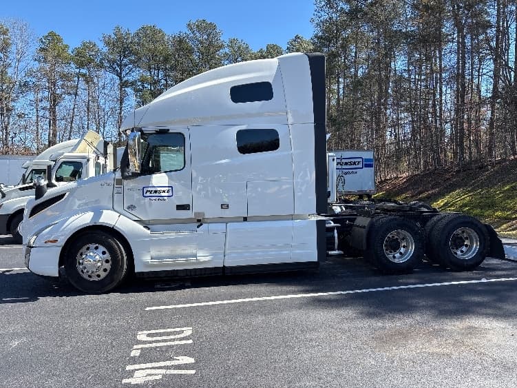 2022 Volvo VNL 760 — photo 4