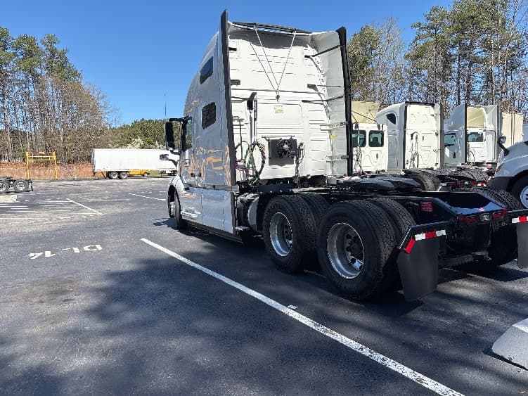 2022 Volvo VNL 760 — photo 5