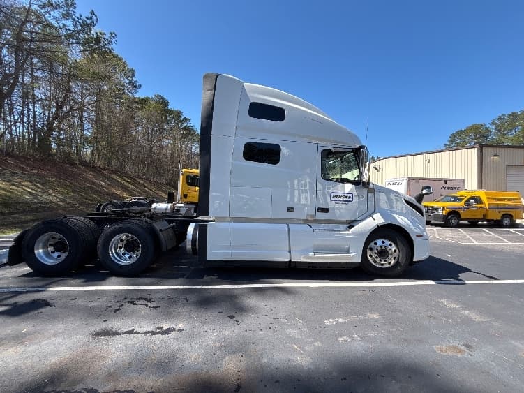 2022 Volvo VNL 760 — photo 8