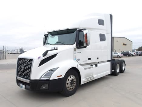 2022 Volvo VNL 760