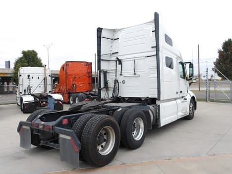 2022 Volvo VNL 760 — photo 7