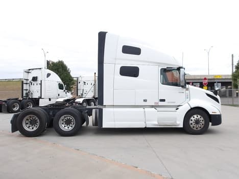 2022 Volvo VNL 760 — photo 8