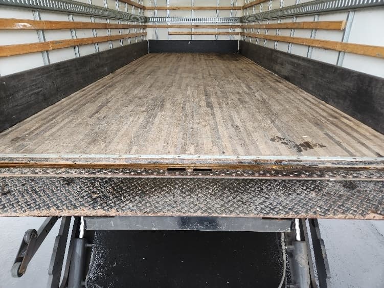 2022 Isuzu NRR — photo 10