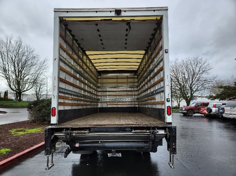 2022 Isuzu NRR — photo 8