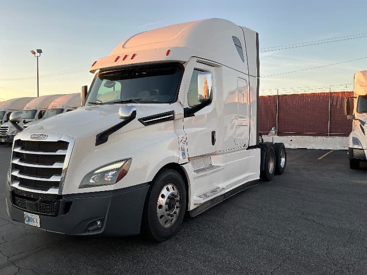 2022 Freightliner Cascadia — photo 3