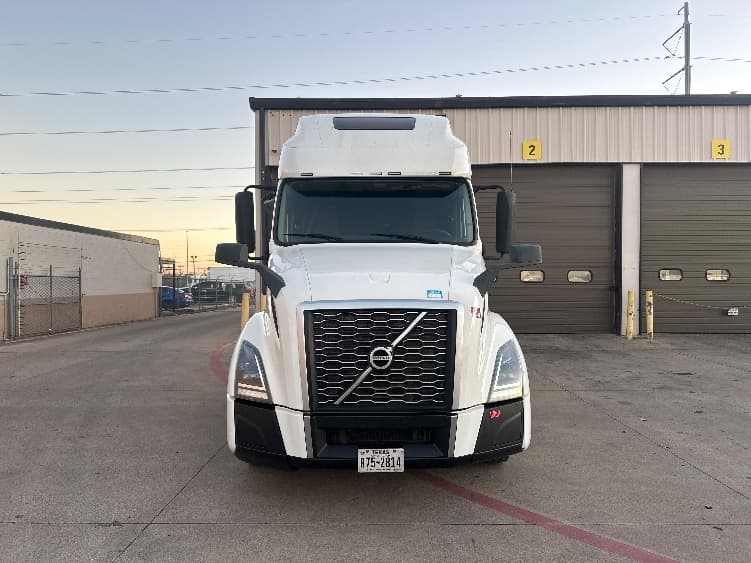 2023 Volvo VNL 760 — photo 2