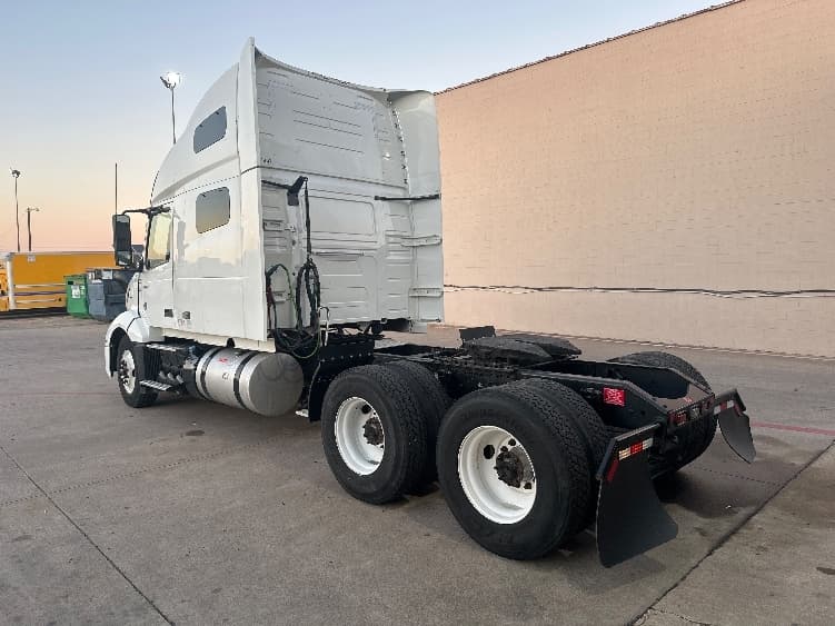 2023 Volvo VNL 760 — photo 5