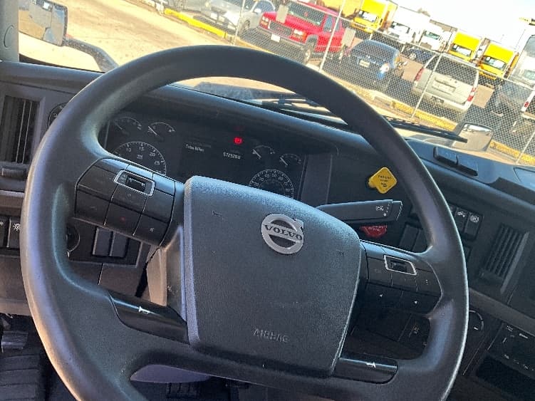 2023 Volvo VNL 760 — photo 10
